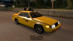 Желтое такси в трафик